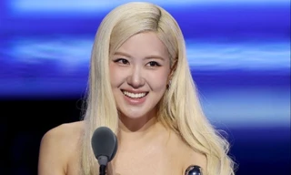 Rosé (BlackPink) khóc trong giây phút lịch sử