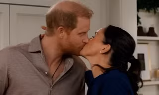 Meghan Markle hứng chỉ trích