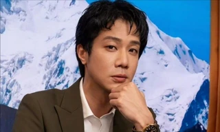 Nam diễn viên ra đầu thú