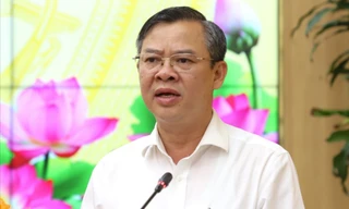 Cần Thơ kiểm điểm hàng trăm cán bộ 