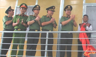 Bộ Công an bàn giao 1.143 ngôi nhà tặng dân 