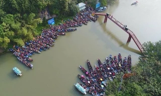 25.000 lượt du khách trẩy hội Chùa Hương trong hai ngày đầu năm mới