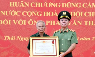 Truy tặng Huân chương Dũng cảm đối với người hi sinh khi cứu 3 cháu nhỏ