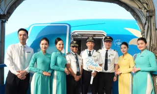 'Bay nhẹ tới Hà Nội': Kết nối vẻ đẹp mùa thu Thủ đô với thông điệp xanh cùng Vietnam Airlines