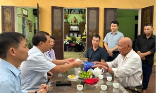 Hà Nội: Trao hỗ trợ gia đình nạn nhân vụ lật tàu ở Quảng Ninh