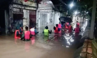 Hà Nội di dời hơn 60 hộ dân trong đêm