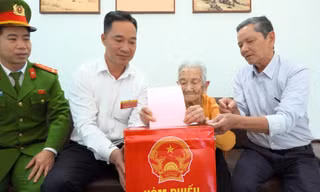 Hà Nội: Ước nguyện của cụ bà 102 tuổi trong 'Ngày hội non sông'