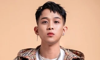 Đột kích quán bar, phát hiện nam ca sĩ có 8 lệnh truy nã