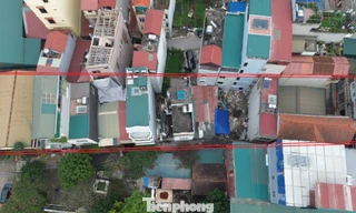 Hà Nội: Hy hữu 14 hộ dân có nhà, đất 'đè' lên một nửa phần đất của nhà bên cạnh