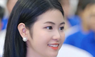 Về người đẹp cao 1,74 m dẫn đầu khối Trí thức Việt Nam ở A80