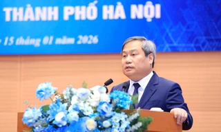 Chủ tịch Hà Nội: Cam kết hỗ trợ vốn, quỹ đất sạch cho các dự án chiến lược