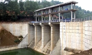 Hà Nội mở 4 cửa xả lũ hồ Đồng Mô, ảnh hưởng 14 xã, phường