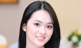 Hoa khôi Ngoại thương chơi piano mở màn buổi chào mừng thí sinh Hoa hậu Việt Nam