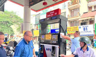 Chủ tịch Hà Nội đề nghị người dân tránh lo lắng, tích trữ xăng dầu không cần thiết