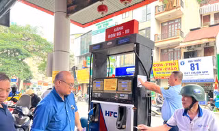 Chủ tịch Hà Nội đề nghị người dân tránh lo lắng, tích trữ xăng dầu không cần thiết