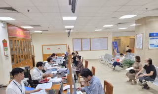 Hà Nội: Hỗ trợ tối đa 24 tháng lương cho người ngoài chỉ tiêu biên chế nghỉ việc khi triển khai chính quyền hai cấp