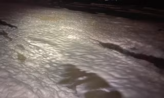 Biển Vũng Tàu nổi bọt trắng xóa