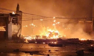 Nổ lớn làm sập nhà xưởng tại Hưng Yên