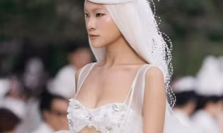 Sàn diễn có một không hai trên vịnh Lăng Cô