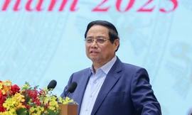 Thủ tướng nêu trường hợp người dân phải đi 19km để lấy xác nhận khai sinh cho con