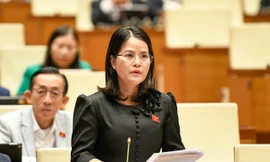 Đại biểu Quốc hội: Cần đảm bảo quyền lợi giáo dục cho con em công nhân 