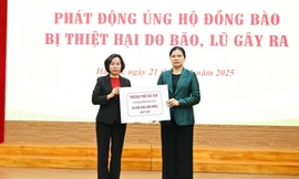 Hà Nội sẽ hỗ trợ nhân dân các tỉnh miền Trung khắc phục hậu quả mưa lũ