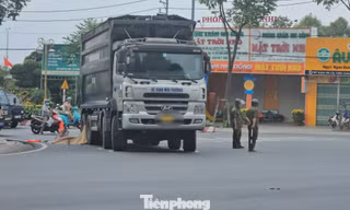 Người phụ nữ tử vong dưới bánh xe tải chiều 26 Tết