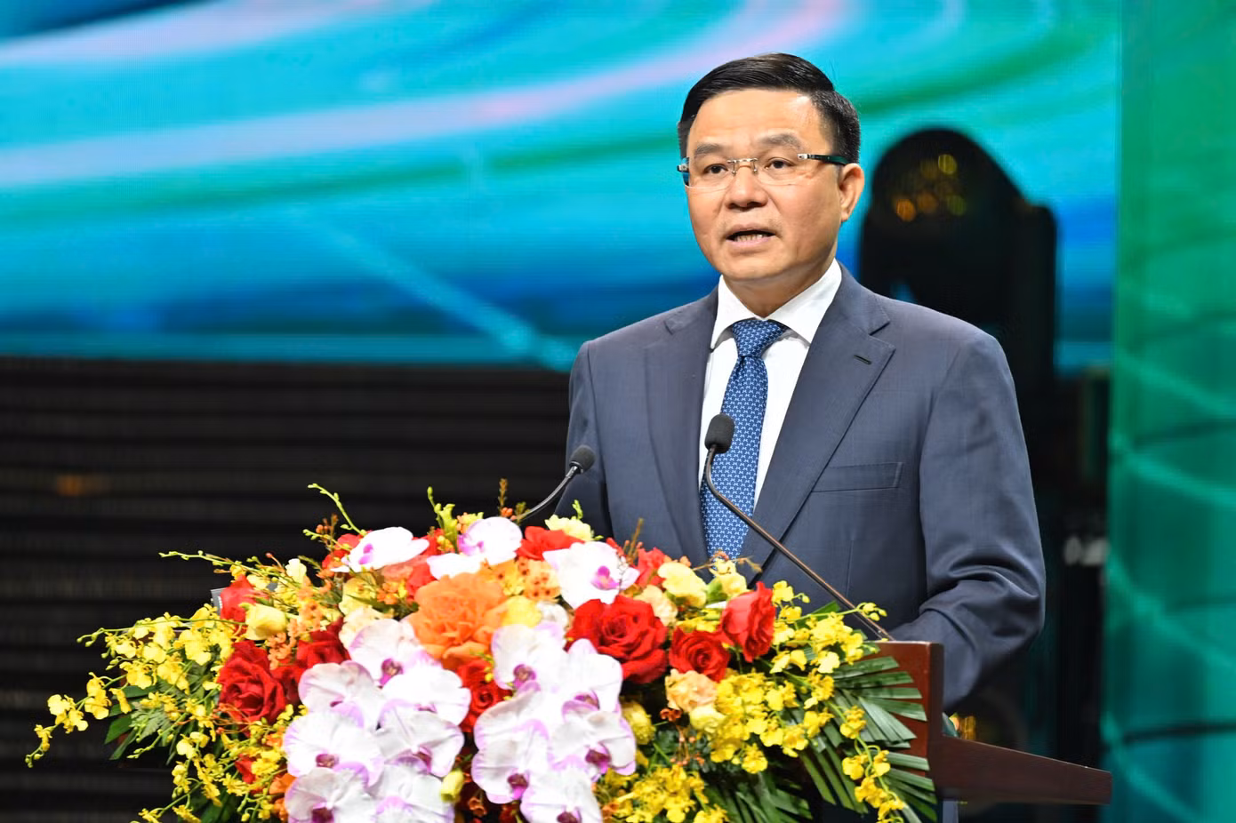 le-manh-hung.jpg