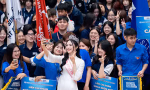 Buổi lễ homecoming chính thức của Á hậu Nguyễn Thị Vân Nhi tại Đại học Phenikaa