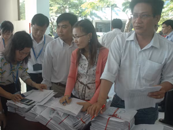 Kinh tế, ngân hàng giảm nhiệt; kỹ thuật, sư phạm lên ngôi