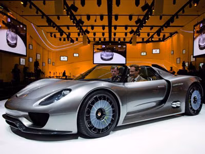 Porsche 918 Spyder đã lăn bánh trên đường