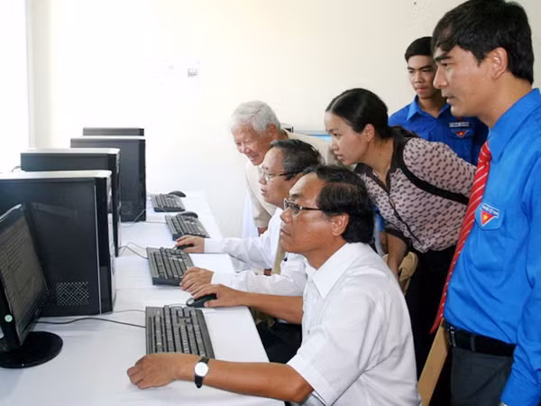 Đến 2015, phấn đấu đầu tư sang Lào 7 tỷ USD