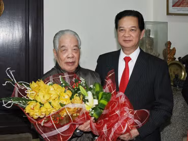 Thủ tướng chúc Tết các đồng chí nguyên lãnh đạo Đảng, Nhà nước
