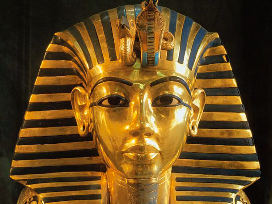 Xác ướp Pharaoh Ai Cập bốc cháy