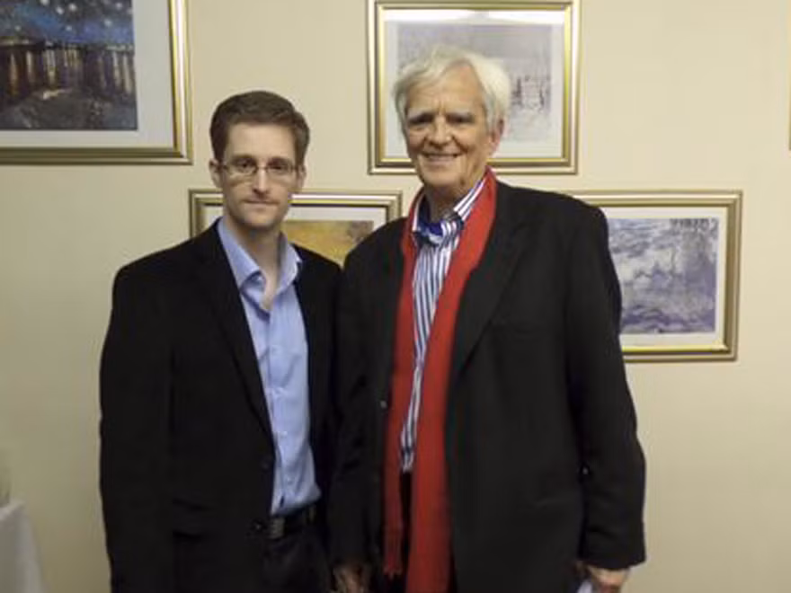 Snowden giúp Đức điều tra vụ thủ tướng bị nghe lén