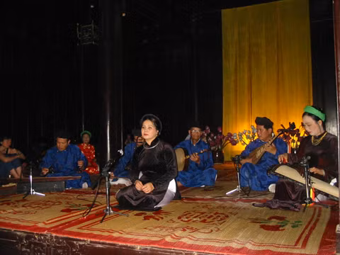 Trả lại tiếng thơm cho con đò ca Huế
