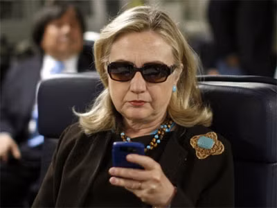 Bà Hillary Clinton nguy cơ bị mù