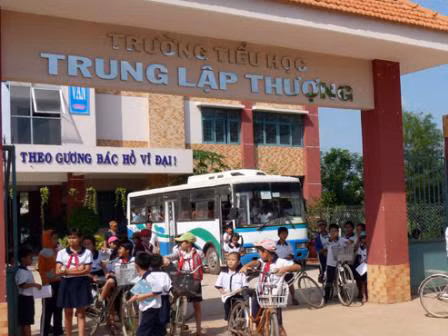 Nghi trộm tiền, cô giáo giao học trò lớp hai cho công an