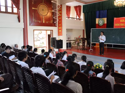 Nhà chùa tiếp sức mùa thi