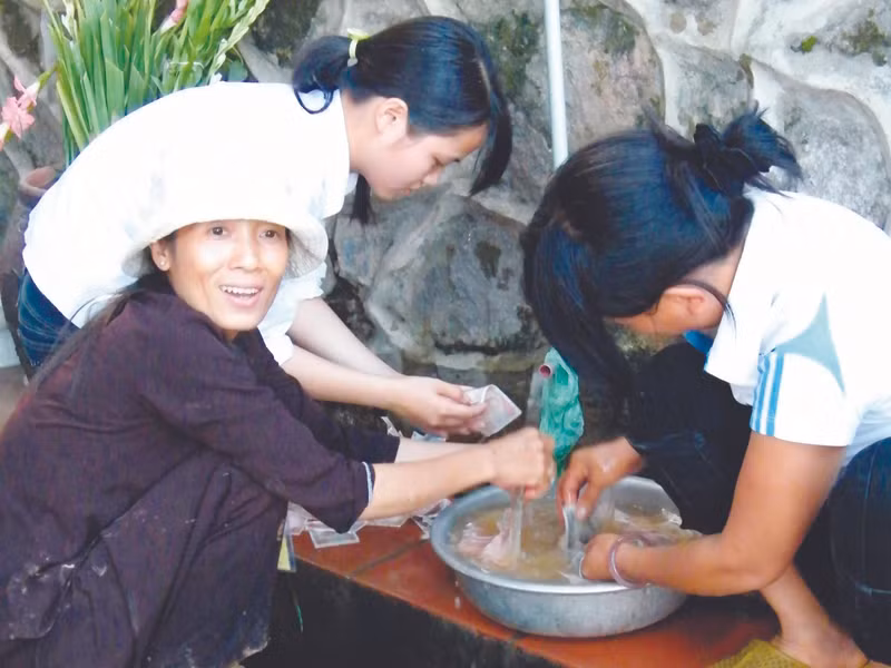 Lễ hội vứt tiền