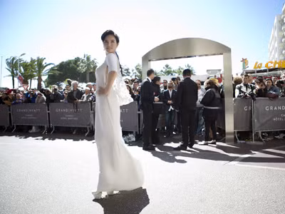 Cannes và hành động của sao Việt