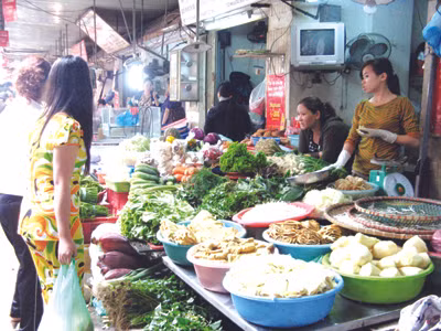 Măng, cá biển, thịt bò khô chứa chất độc xâm nhập bữa ăn