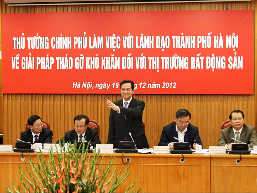 Tháo gỡ khó khăn bất động sản gắn với xử lý nợ xấu