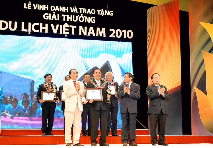 Fiditour - 11 năm liên tục đạt Top ten lữ hành Quốc tế