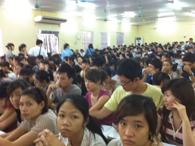 600 sĩ tử 'luyện công' trong 'lò' ôn siêu tốc