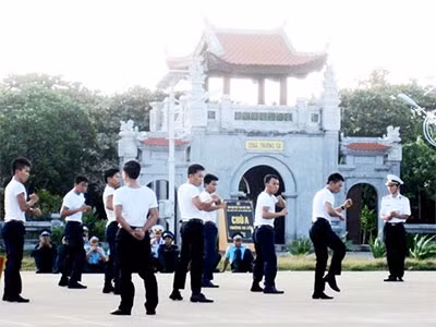 Nhiều hoạt động trên thị trấn Trường Sa
