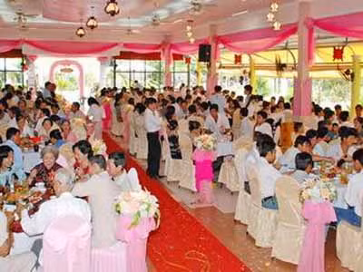Cán bộ không được tổ chức tiệc cưới quá 50 mâm