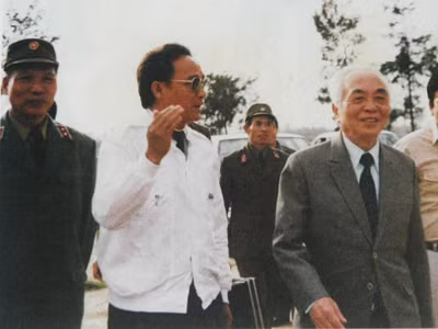 Gặp lại vị thứ trưởng 'cầm đèn chạy trước ô tô'
