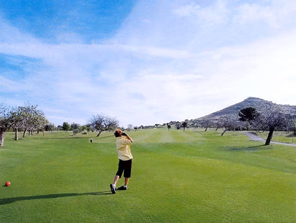 Văn bản cấm chơi golf của Bộ GTVT bị 'tuýt còi'