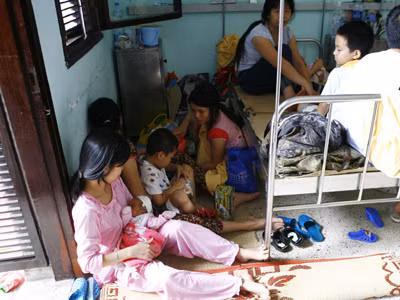Tăng giá dịch vụ y tế để nâng chất lượng